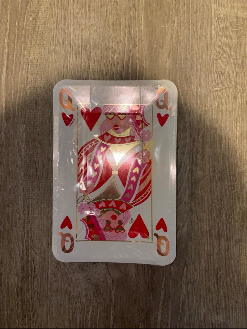 Queen of Hearts Disposable Party Plates - Pink and Red